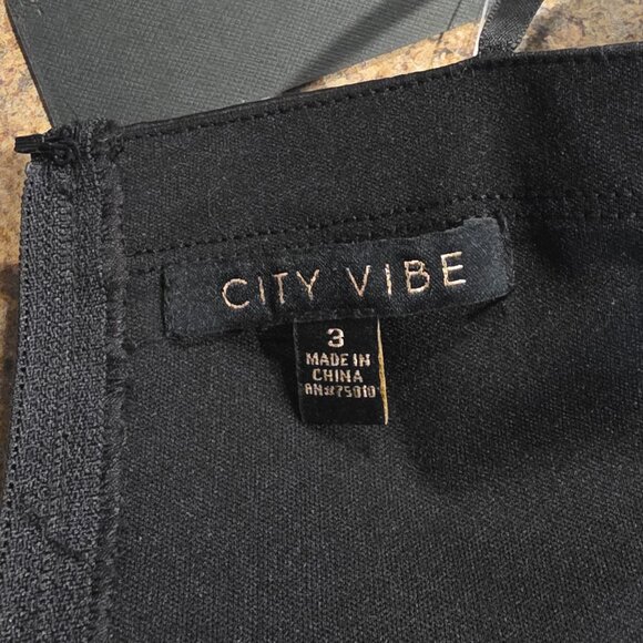 City Vibe Short Dress - Picture 3 of 4